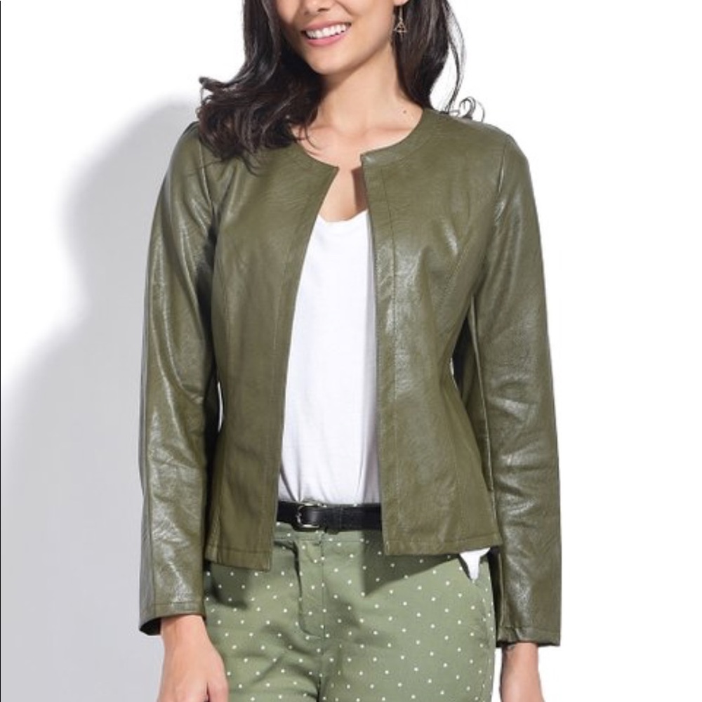 ✨NWT • Roz & Ali gray/ green faux leather jacket